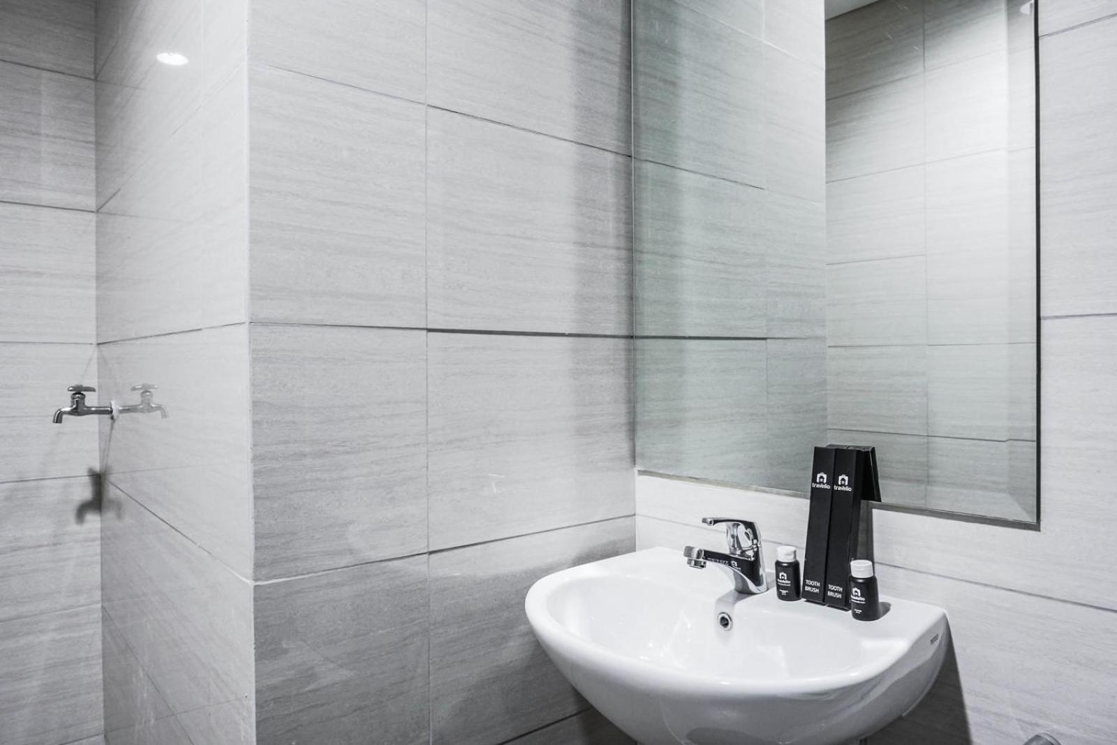 2br Luxury Modern Ciputra International By Travelio Appartement
